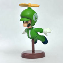 Cargar imagen en el visor de la galería, New Super Mario Bros. Wii - Propeller Luigi - Trading Figure - Choco Egg
