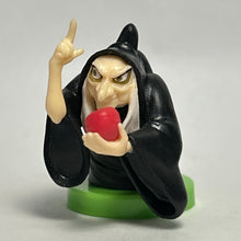 Load image into Gallery viewer, Snow White and the Seven Dwarfs - The Witch - Trading Figure - Choco Egg (126)
