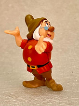 Cargar imagen en el visor de la galería, Snow White and the Seven Dwarfs - Doc - Disney Choco Party Part 1 - Trading Figure (010)
