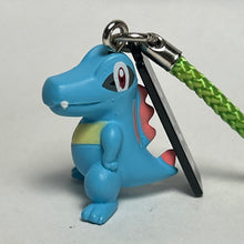 Cargar imagen en el visor de la galería, Pokémon - Waninoko / Totodile - Netsuke Strap

