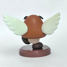 Cargar imagen en el visor de la galería, New Super Mario Bros. U - Patakuribou / Paragoomba - Trading Figure - Choco Egg
