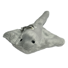 Cargar imagen en el visor de la galería, Stingray - Fluffy Stuffed Toy ~Sea Ceatures~
