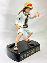Cargar imagen en el visor de la galería, One Piece Film Gold - Monkey D. Luffy - Holder Stand
