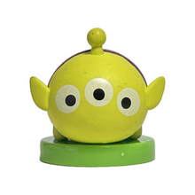 Cargar imagen en el visor de la galería, Disney Tsum Tsum - Alien - Trading Figure - Choco Egg (64)
