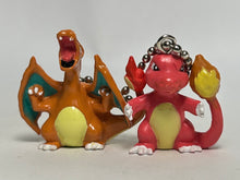 Cargar imagen en el visor de la galería, Pokémon - Charmander &amp; Charizard - Figure Keyholder
