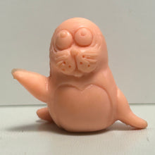 Cargar imagen en el visor de la galería, Kekkyoku Nankyoku Daibouken - Seal - Yatter-Pelican - Eraser Figure - Keshigomu
