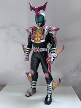 Load image into Gallery viewer, Kamen Rider Kabuto - Hyper Form Clock Up Mode - Super Size Soft Vinyl Figure
