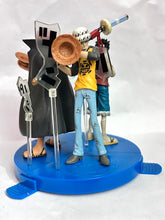 Cargar imagen en el visor de la galería, One Piece x Sapporo Ichiban - Monkey D. Luffy, Trafalgar Law &amp; Akagami no Shanks - Figure Set - 7-Eleven Limited
