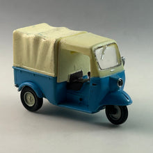 Cargar imagen en el visor de la galería, Daihatsu Midget / DKA type - Mini Model Car - Trading Figure
