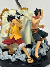 Cargar imagen en el visor de la galería, One Piece - Luffy, Ace &amp; Newgate - Noodle Figure

