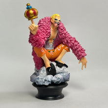 Cargar imagen en el visor de la galería, One Piece - Donquixote Doflamingo - Figure - Chess Piece
