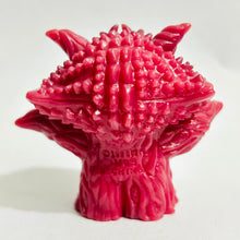 Cargar imagen en el visor de la galería, Ultraman Gaia - Gan-Q - Finger Puppet - SD Figure
