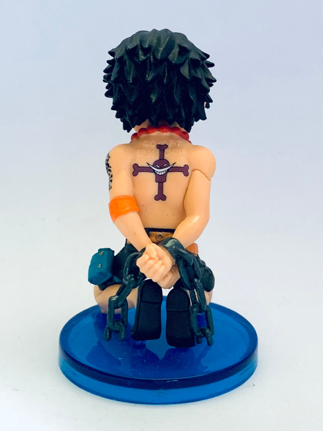 Figure One Piece World Collectable - Burst - Portgas D. Ace em