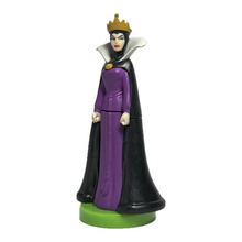 Cargar imagen en el visor de la galería, Snow White and the Seven Dwarfs - The Evil Queen - Trading Figure - Choco Egg (68)
