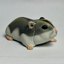 Cargar imagen en el visor de la galería, Djungarian Hamster - Trading Figure - Miniature - 047 P24-A)
