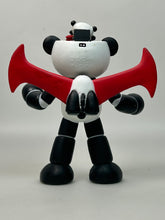 Cargar imagen en el visor de la galería, Panda Z Posing Trading Figure
