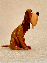 Cargar imagen en el visor de la galería, Lady and the Tramp - Trusty - Disney Choco Party Part 2 - Trading Figure (042)
