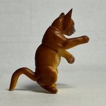 Load image into Gallery viewer, Abyssinian cat - Trading Figure - Miniature - 81 P38A - Cuchiwaii
