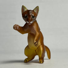 Load image into Gallery viewer, Abyssinian cat - Trading Figure - Miniature - 81 P38A - Cuchiwaii

