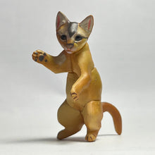 Load image into Gallery viewer, Abyssinian cat - Trading Figure - Miniature - 82 P38B - Cuchiwaii
