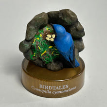 Load image into Gallery viewer, Blue-and-White Flycatcher (Cyanoptila cyanomelana) - Mini Figure - Bottle Cap - Cuchiwaii
