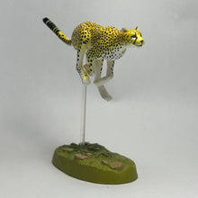 Load image into Gallery viewer, Cheetah - Trading Figure - Feline Animals - Cuchiwaii
