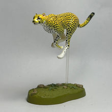 Load image into Gallery viewer, Cheetah - Trading Figure - Feline Animals - Cuchiwaii

