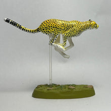 Load image into Gallery viewer, Cheetah - Trading Figure - Feline Animals - Cuchiwaii
