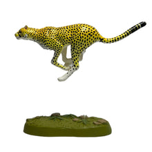 Load image into Gallery viewer, Cheetah - Trading Figure - Feline Animals - Cuchiwaii
