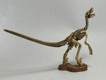 Load image into Gallery viewer, Deinonychus - Trading Figure - Miniature (050) - Cuchiwaii

