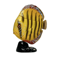 Load image into Gallery viewer, Discus (fish) - Trading Figure - Miniature - 061 P30-A - Cuchiwaii
