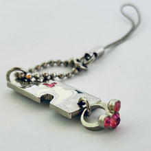 Load image into Gallery viewer, Disney Characters - Minnie Mouse - Pair Strap - Charm - Cuchiwaii
