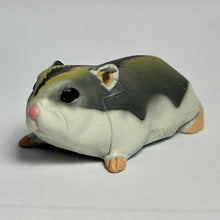 Load image into Gallery viewer, Djungarian Hamster - Trading Figure - Miniature - 047 P24-A) - Cuchiwaii
