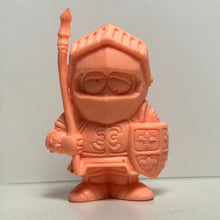 Cargar imagen en el visor de la galería, Dondon - Don Quixote - Eraser Figure - Keshigomu - Cuchiwaii
