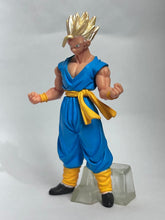 Cargar imagen en el visor de la galería, Dragon Ball Z - Son Gohan SSJ - Trading Figure - HG 23 - Cuchiwaii
