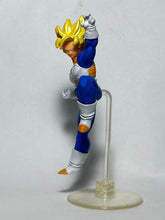 Cargar imagen en el visor de la galería, Dragon Ball Z - Son Goku SSJ - Trading Figure - HG 12 - Cuchiwaii

