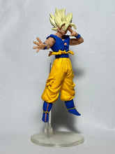 Cargar imagen en el visor de la galería, Dragon Ball Z - Son Goku SSJ - Trading Figure - HG 19 - Cuchiwaii
