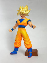 Cargar imagen en el visor de la galería, Dragon Ball Z - Son Goku SSJ - Trading Figure - HG - Cuchiwaii
