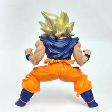 Cargar imagen en el visor de la galería, Dragon Ball Z - Son Goku SSJ - Trading Figure - HG - Cuchiwaii
