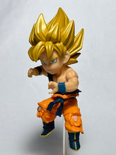 Cargar imagen en el visor de la galería, Dragon Ball Z - Son Goku SSJ - Trading Figure (WCF) - Cuchiwaii
