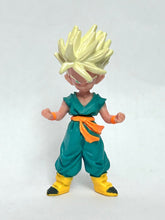 Cargar imagen en el visor de la galería, Dragon Ball Z - Trunks SSJ - Trading Figure - HG 19 - Cuchiwaii

