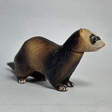 Load image into Gallery viewer, Ferret - Trading Figure - Miniature - 011 P07 - Cuchiwaii
