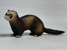 Load image into Gallery viewer, Ferret - Trading Figure - Miniature - 011 P07 - Cuchiwaii
