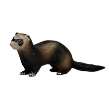 Load image into Gallery viewer, Ferret - Trading Figure - Miniature - 011 P07 - Cuchiwaii
