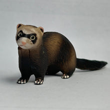 Load image into Gallery viewer, Ferret - Trading Figure - Miniature - 011 P07 - Cuchiwaii
