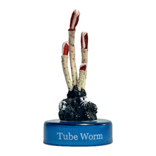Load image into Gallery viewer, Giant Tube Worm - Mini Figure - Bottle Cap - Cuchiwaii
