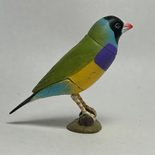 Cargar imagen en el visor de la galería, Gouldian Finch - Trading Figure - Miniature - 043 P22-B - Cuchiwaii
