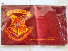 Cargar imagen en el visor de la galería, Fantastic Beasts - Muffler Towel -  7-Eleven THE WIZARDING WORLD Fantastic Beast &amp; Harry Potter Campaign - Hogwarts Coat of Arms ver.
