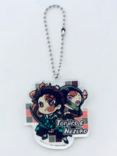 Cargar imagen en el visor de la galería, Kimetsu no Yaiba - Tanjirou &amp; Nezuko - Pita! Defome Demon Slayer Acrylic Keychain 1-2MIX
