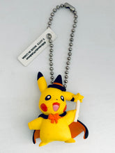 Load image into Gallery viewer, Pokemon Center 2016 XY&amp;Z Halloween Pikachu Swing Keychain (Version A)
